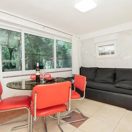 度假居 2 Bedroom Stunning In