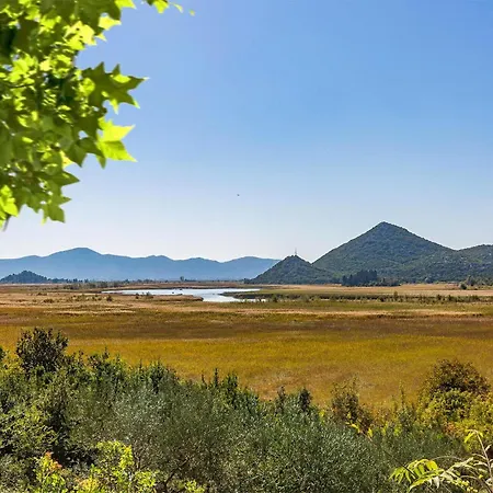 2 Bedroom Stunning In Semesterbostad