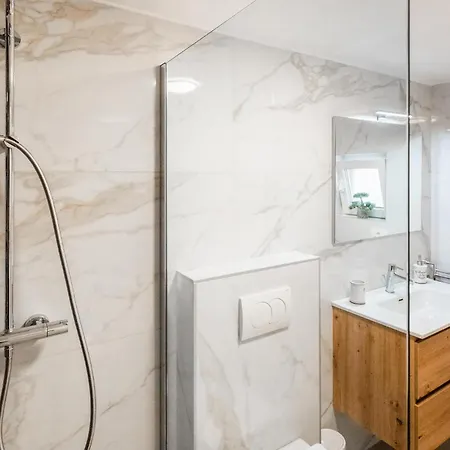 2 Bedroom Stunning In Semesterbostad *