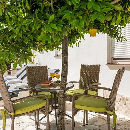 Semesterbostad 2 Bedroom Stunning In *