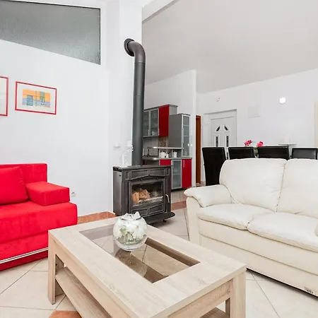 2 Bedroom Stunning In