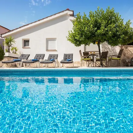 Semesterbostad 2 Bedroom Stunning In *