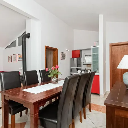 2 Bedroom Stunning In Semesterbostad *