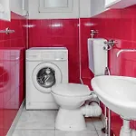 2 Bedroom Stunning In Desne