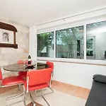 2 Bedroom Stunning In *