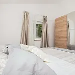 2 Bedroom Stunning In Holiday home Desne