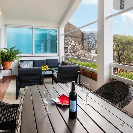 別荘 2 Bedroom Stunning In Desne