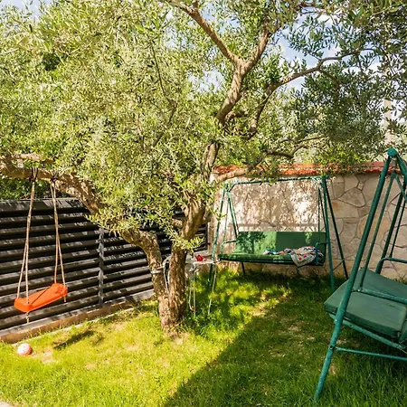 2 Bedroom Stunning In * Desne